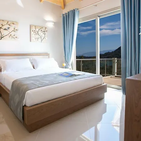 Villa Crystal